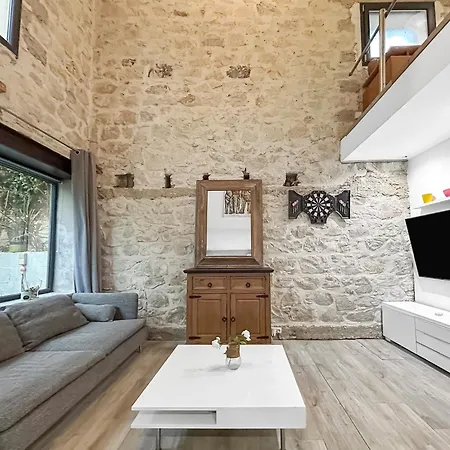 ヴィラ Maison Familiale Avec Terrasse Et Vue アジャン