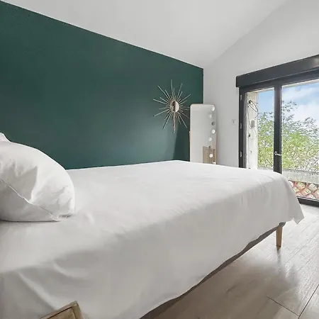 Maison Familiale Avec Terrasse Et Vue *