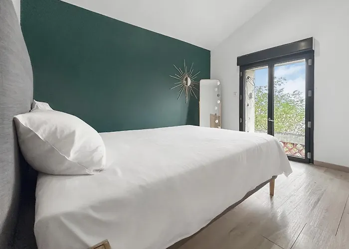 Maison Familiale Avec Terrasse Et Vue *